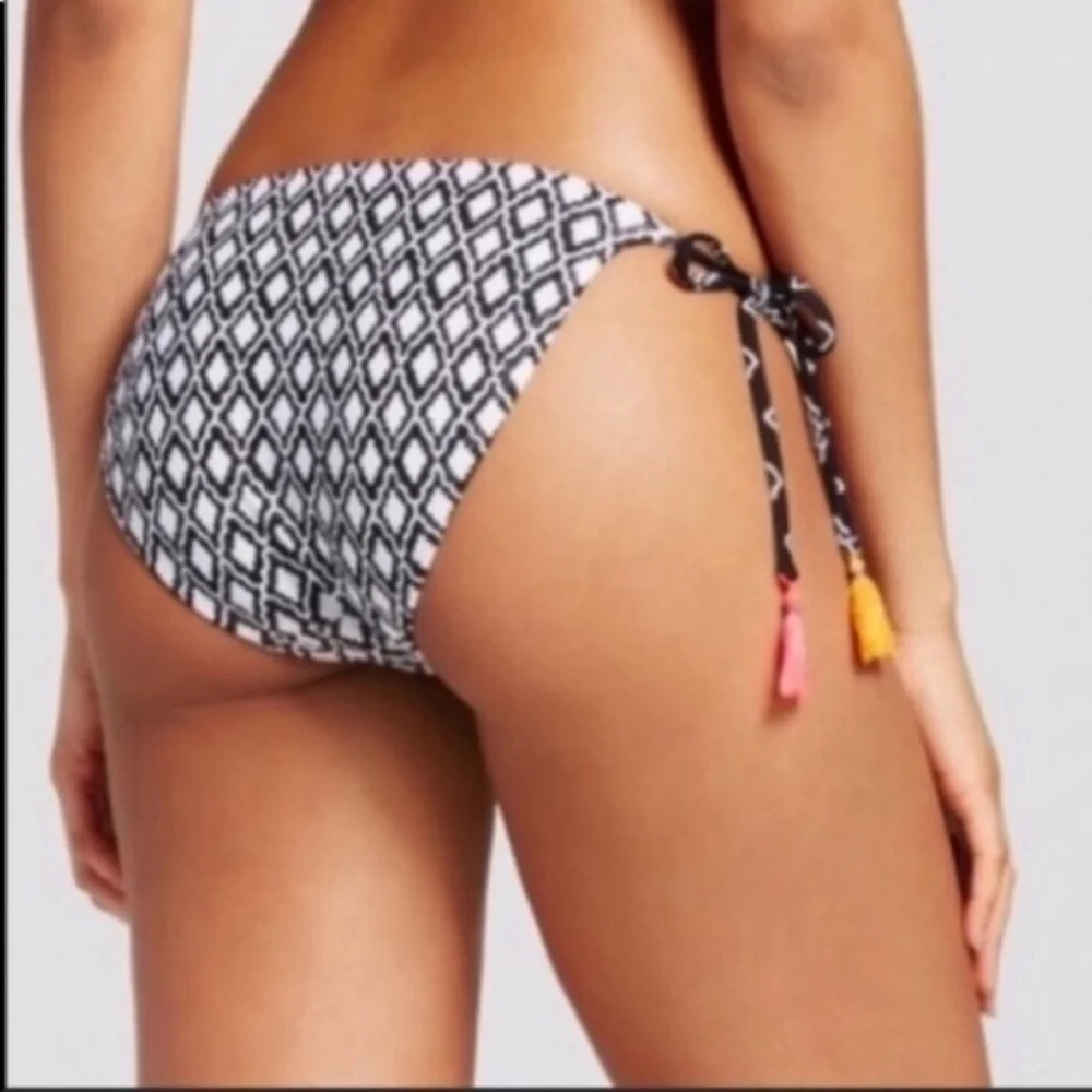 Xhilaration Scalloped Bikini Bottoms Small Black White Geometric Tie Side Tassel - Picture 4 of 4